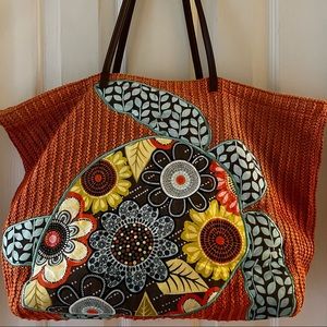 Retired Vera Bradley Beach Medium Sized Beach Tote. Perfect for the sand on Vaca